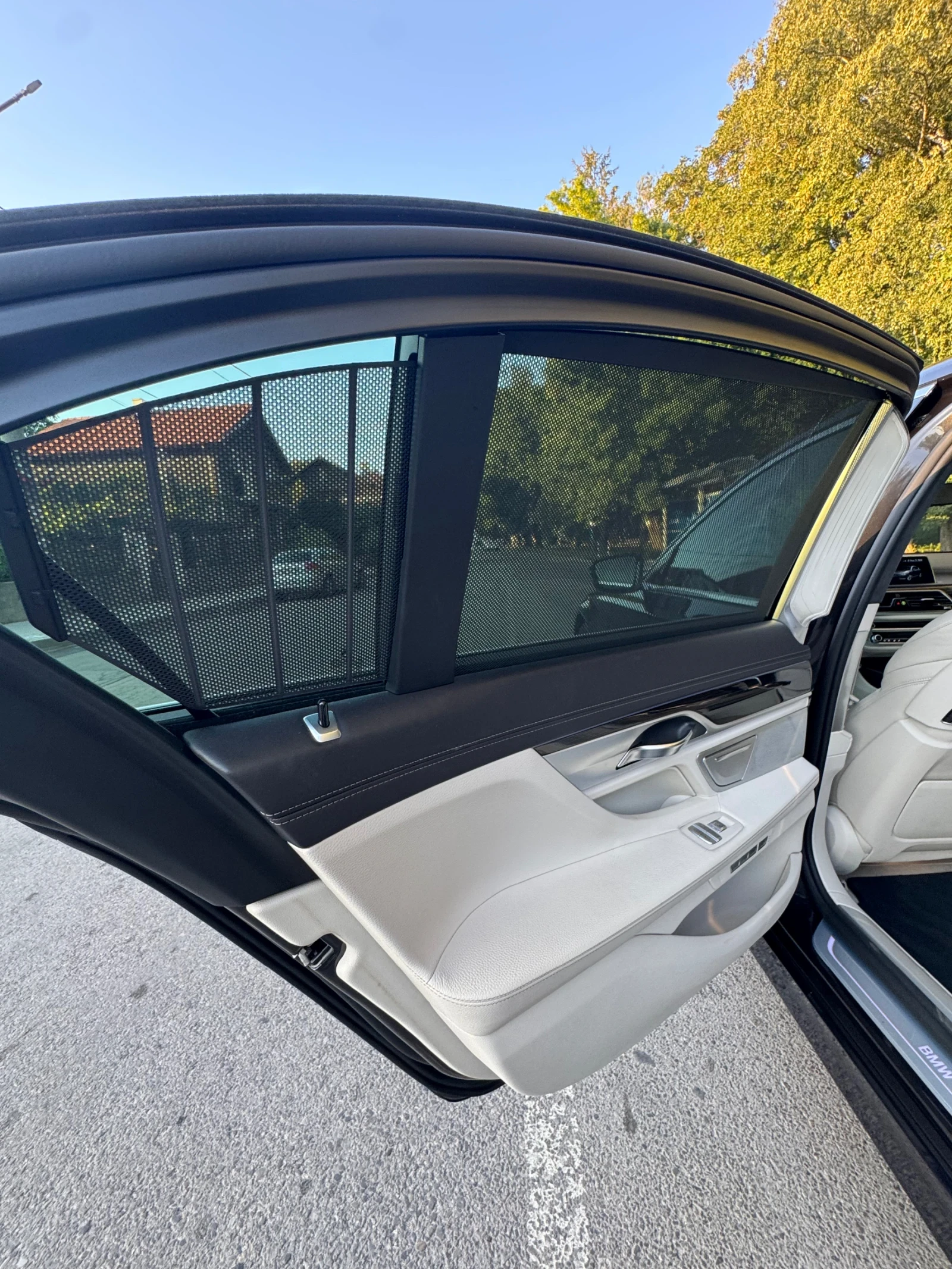 BMW 750 BOWERS&WILKINS/FULL/CARBON, снимка 10 - Автомобили и джипове - 55695221