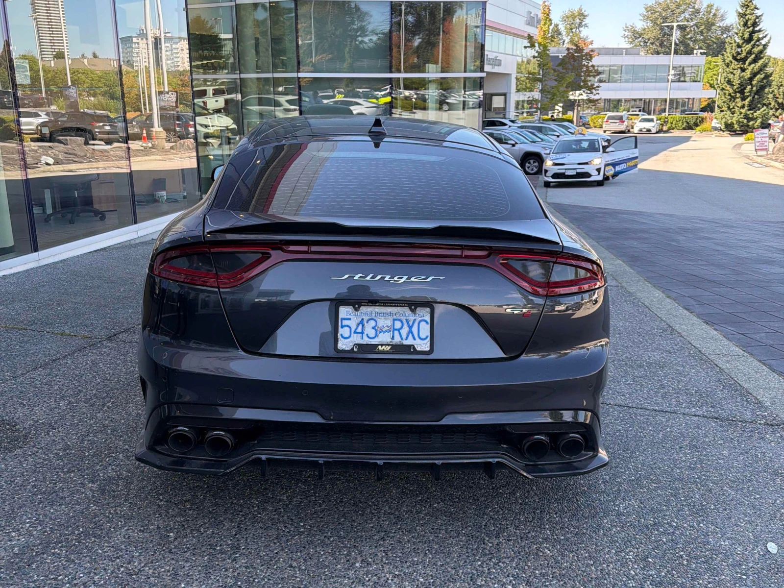 Kia Stinger * AWD * CARFAX * БЕЗ ПЪРВОНАЧАЛНА ВНОСКА, снимка 4 - Автомобили и джипове - 55857208