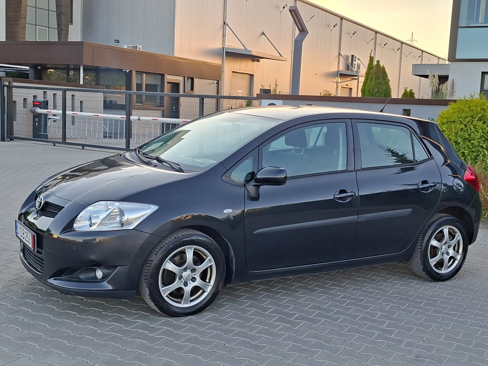 Toyota Auris 1.4D4D* (90кс)* KLIMATRONIK* НОВ ВНОС* , снимка 11 - Автомобили и джипове - 56120811