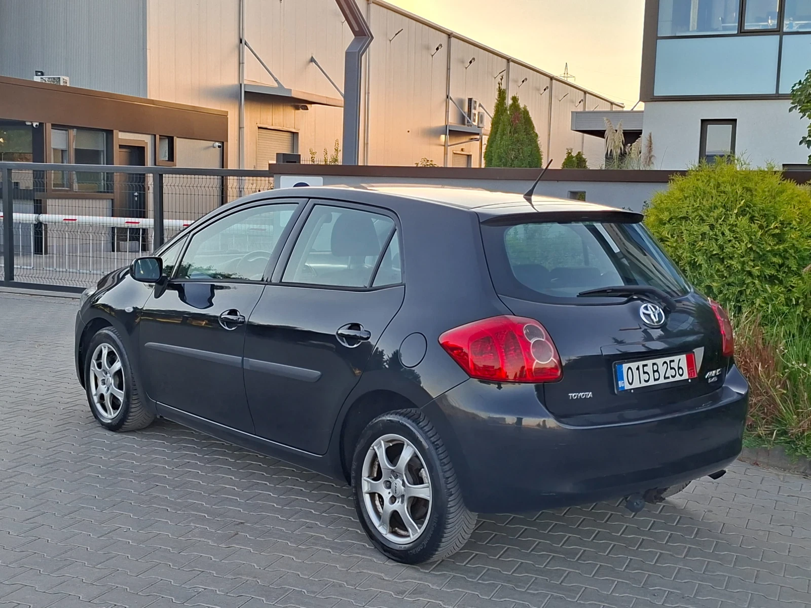 Toyota Auris 1.4D4D* (90кс)* KLIMATRONIK* НОВ ВНОС* , снимка 15 - Автомобили и джипове - 56120811