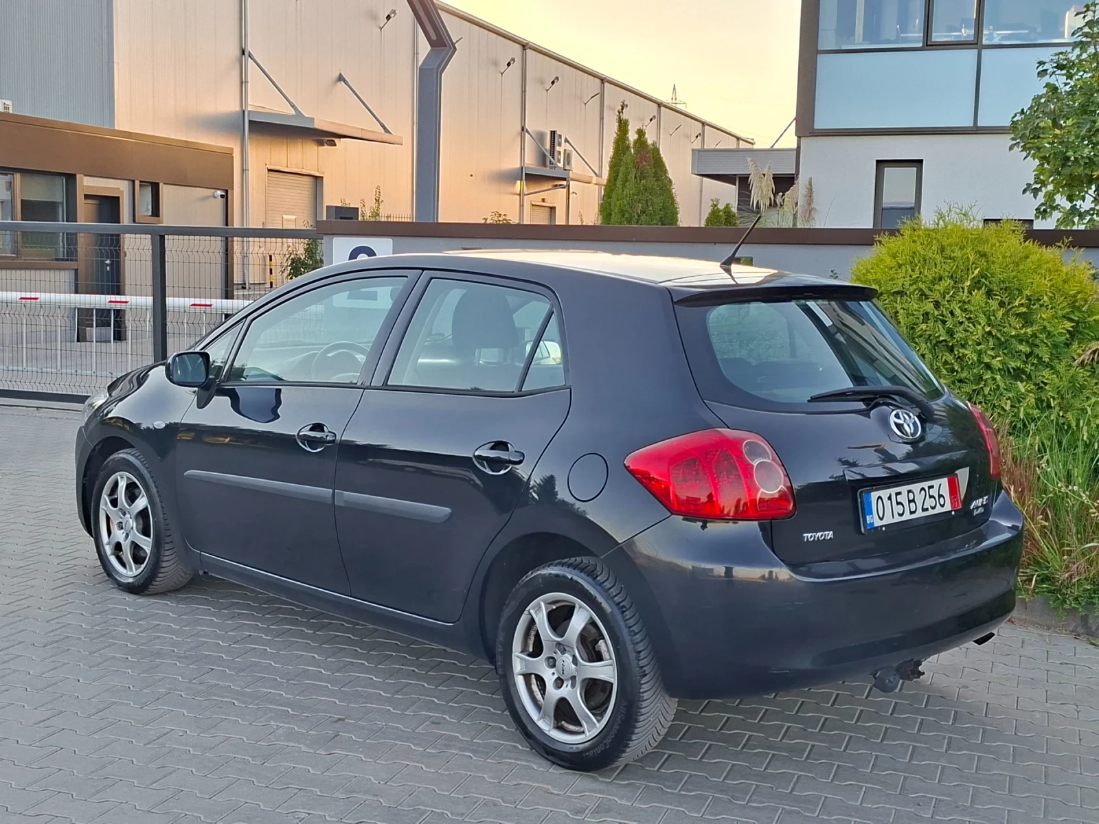 Toyota Auris 1.4D4D* (90кс)* KLIMATRONIK* НОВ ВНОС* , снимка 12 - Автомобили и джипове - 56120811