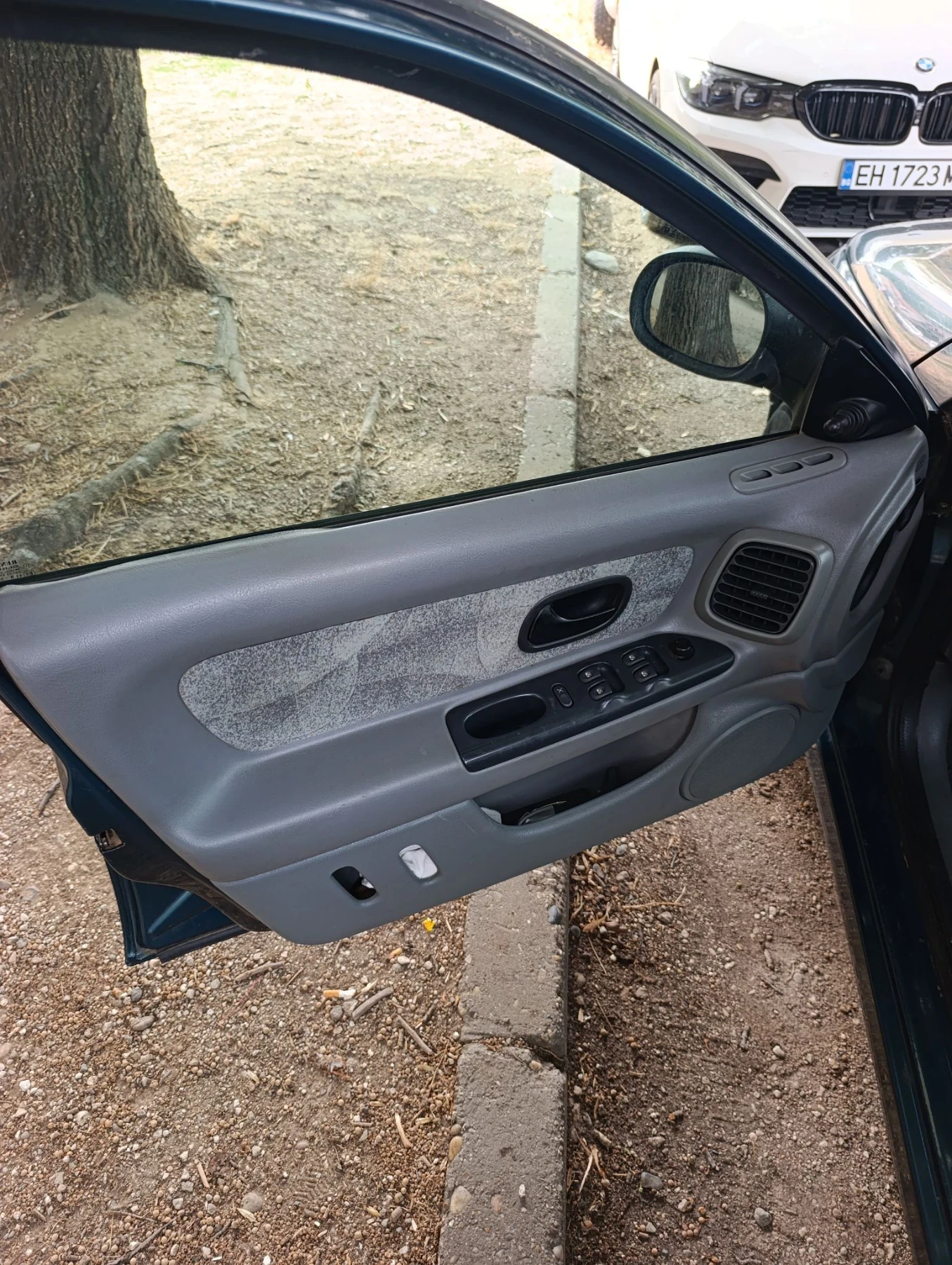 Renault Laguna ГАЗ-БЕНЗИН , снимка 7 - Автомобили и джипове - 56223418