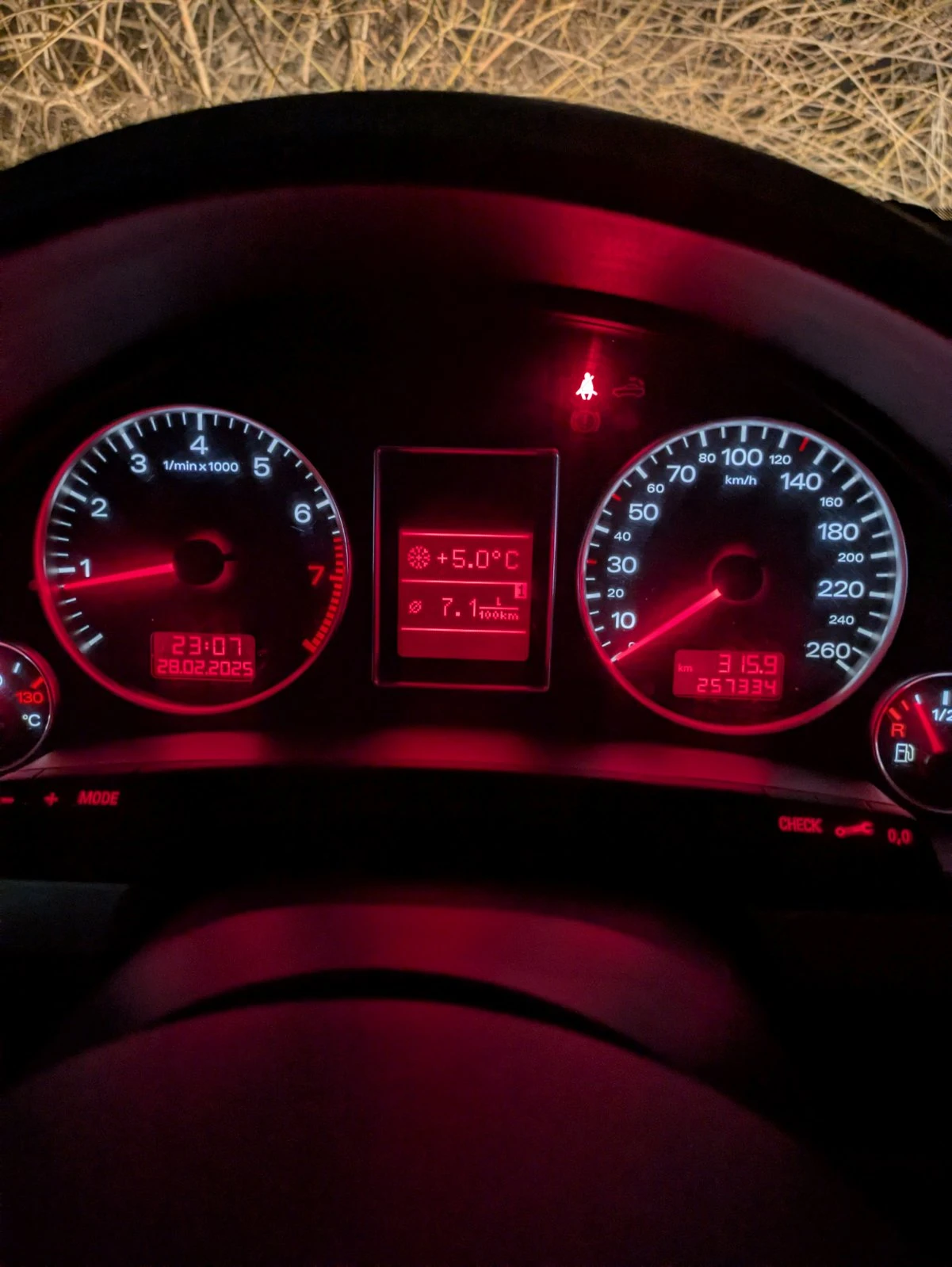 Audi A4 1.8T Quattro S-line, снимка 7 - Автомобили и джипове - 56579841