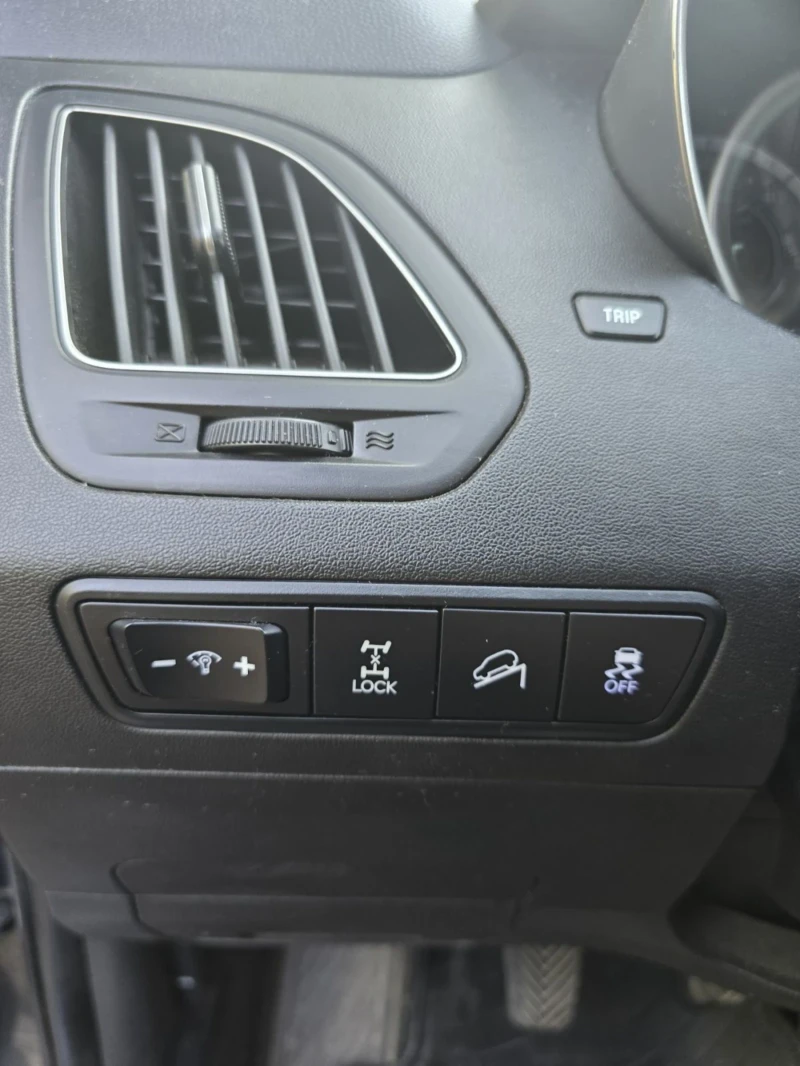Hyundai IX35 2.0 CRDI 4X4 NAVI, снимка 7 - Автомобили и джипове - 53123936