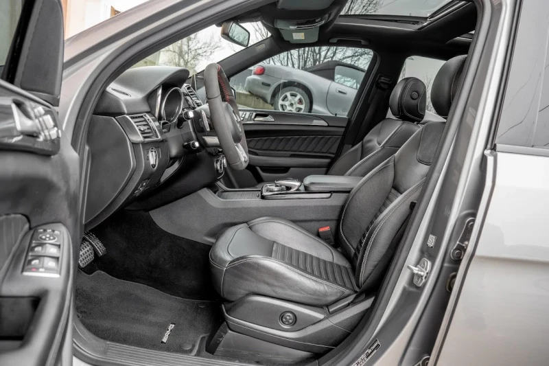 Mercedes-Benz GLE 350 AMG LINE/9G-TRONIC/4MATIC/PANORAMA/KEYLESS/360CAM, снимка 10 - Автомобили и джипове - 53405178