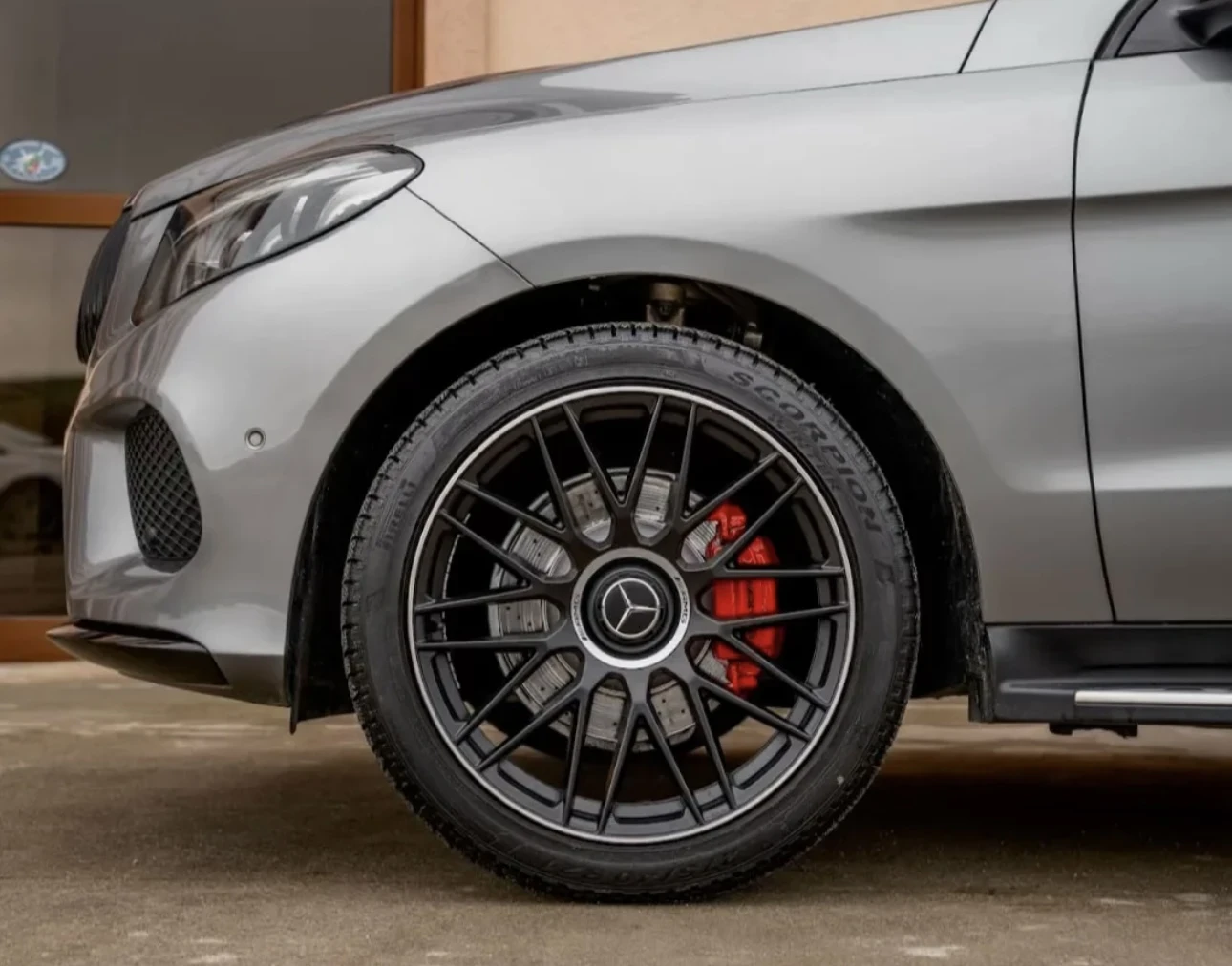 Mercedes-Benz GLE 350 AMG LINE/9G-TRONIC/4MATIC/PANORAMA/KEYLESS/360CAM, снимка 9 - Автомобили и джипове - 53405178