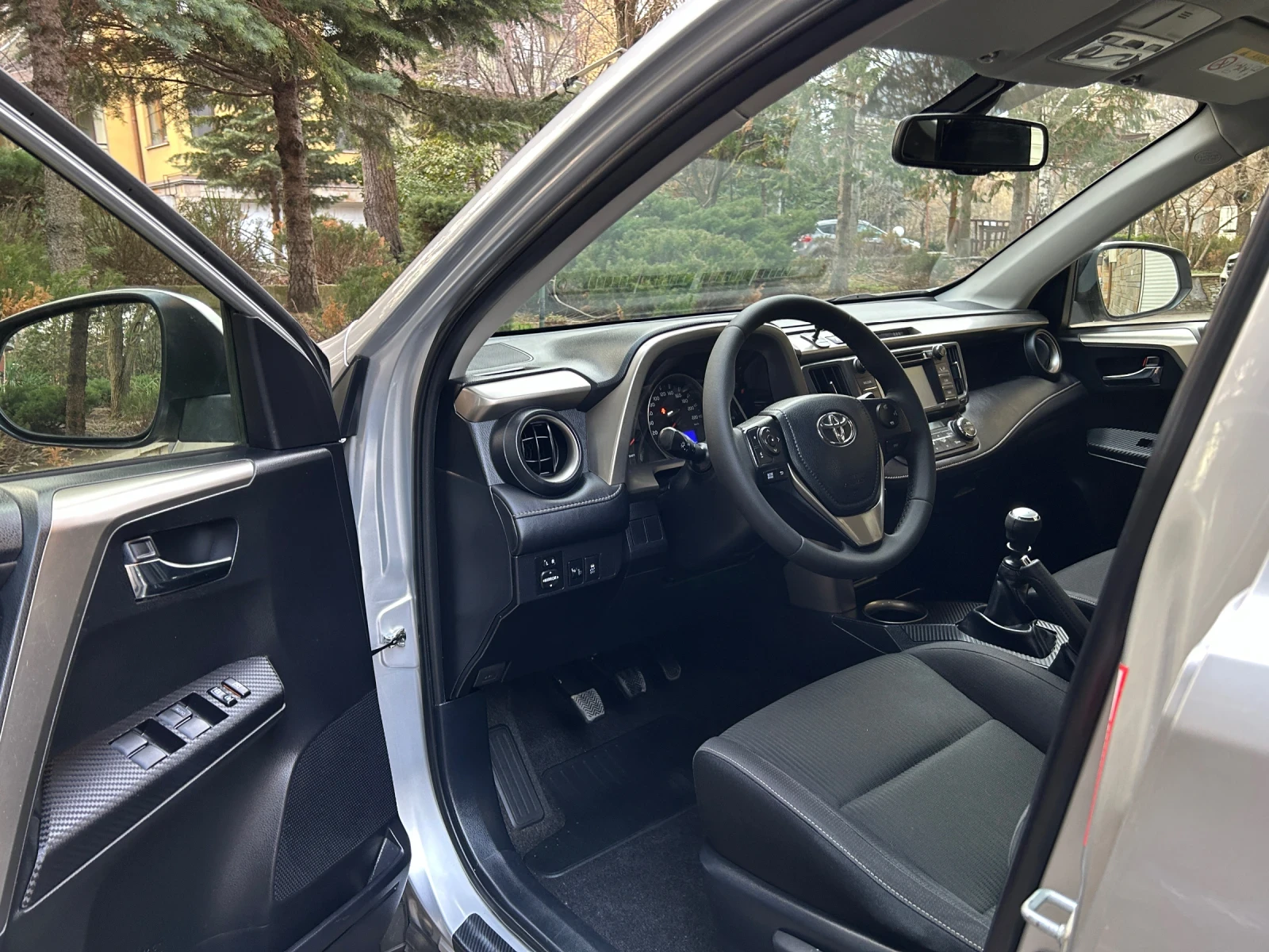 Toyota Rav4 2.0 D-4D, ПЪЛНА СЕРВ. ИСТОРИЯ !!!   - изображение 6