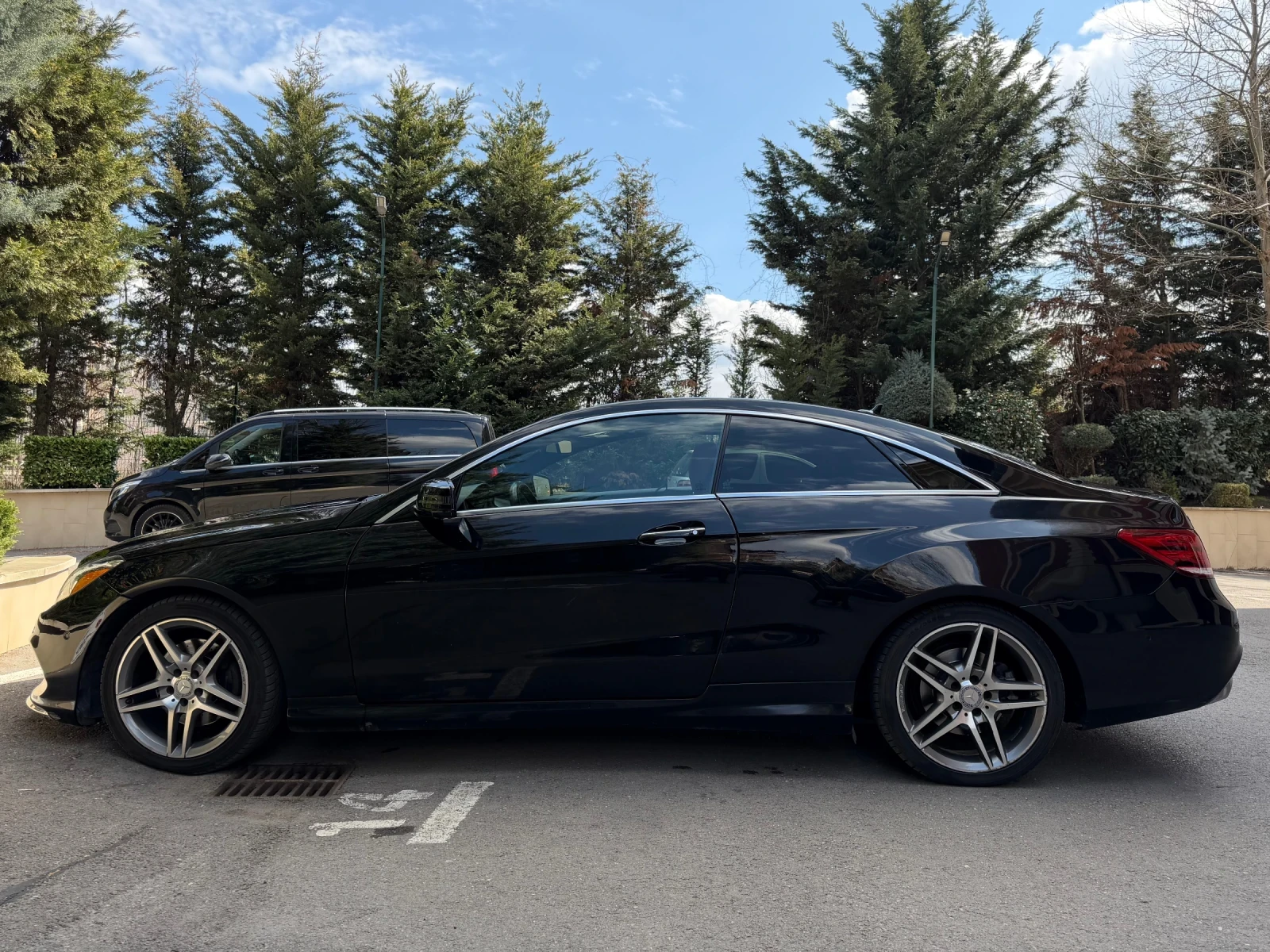 Mercedes-Benz E 400 AMG Coupe 4matic 120000 км, Keyless, Harman, снимка 5 - Автомобили и джипове - 53931779