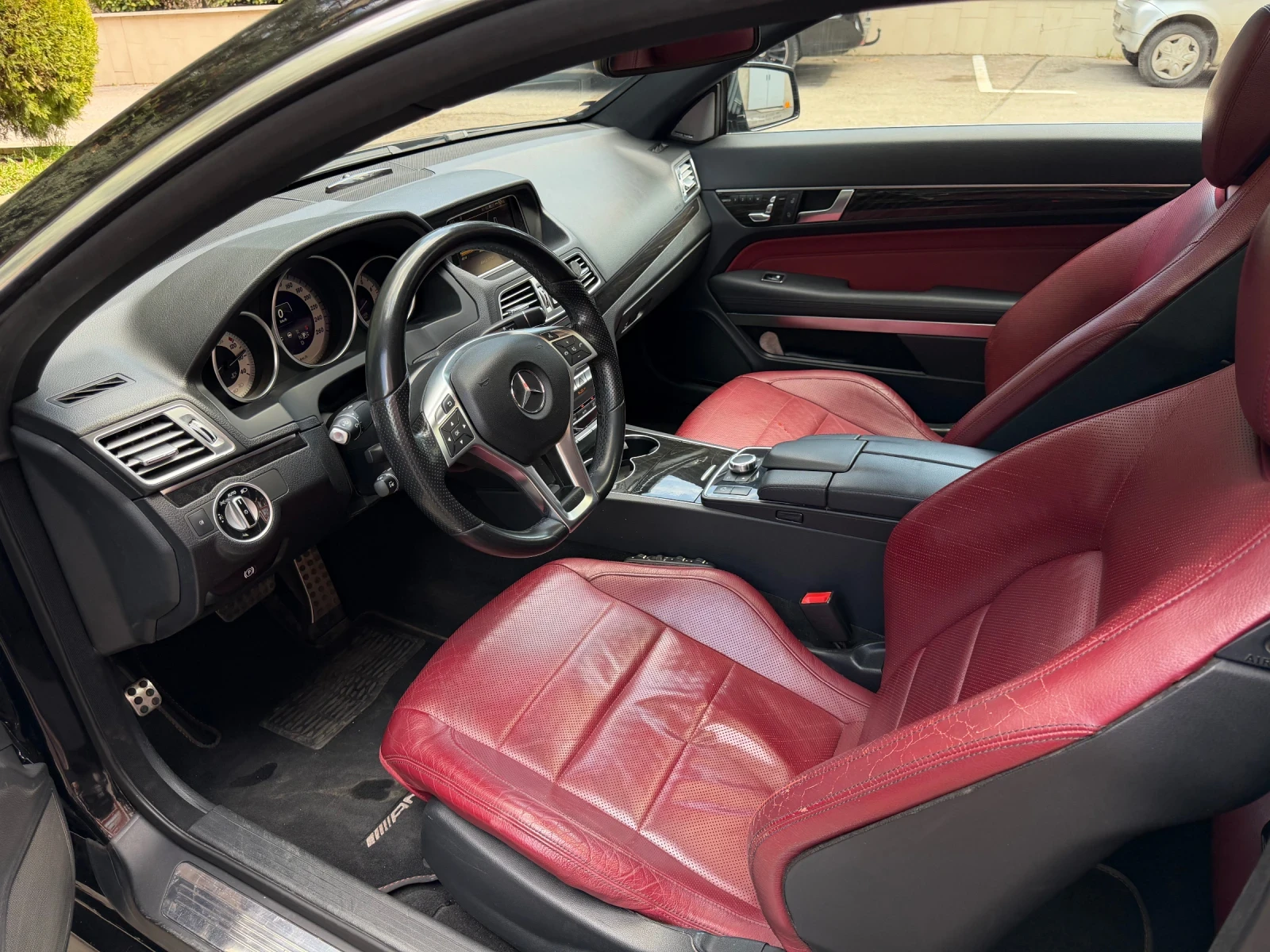 Mercedes-Benz E 400 AMG Coupe 4matic 120000 км, Keyless, Harman, снимка 8 - Автомобили и джипове - 53931779