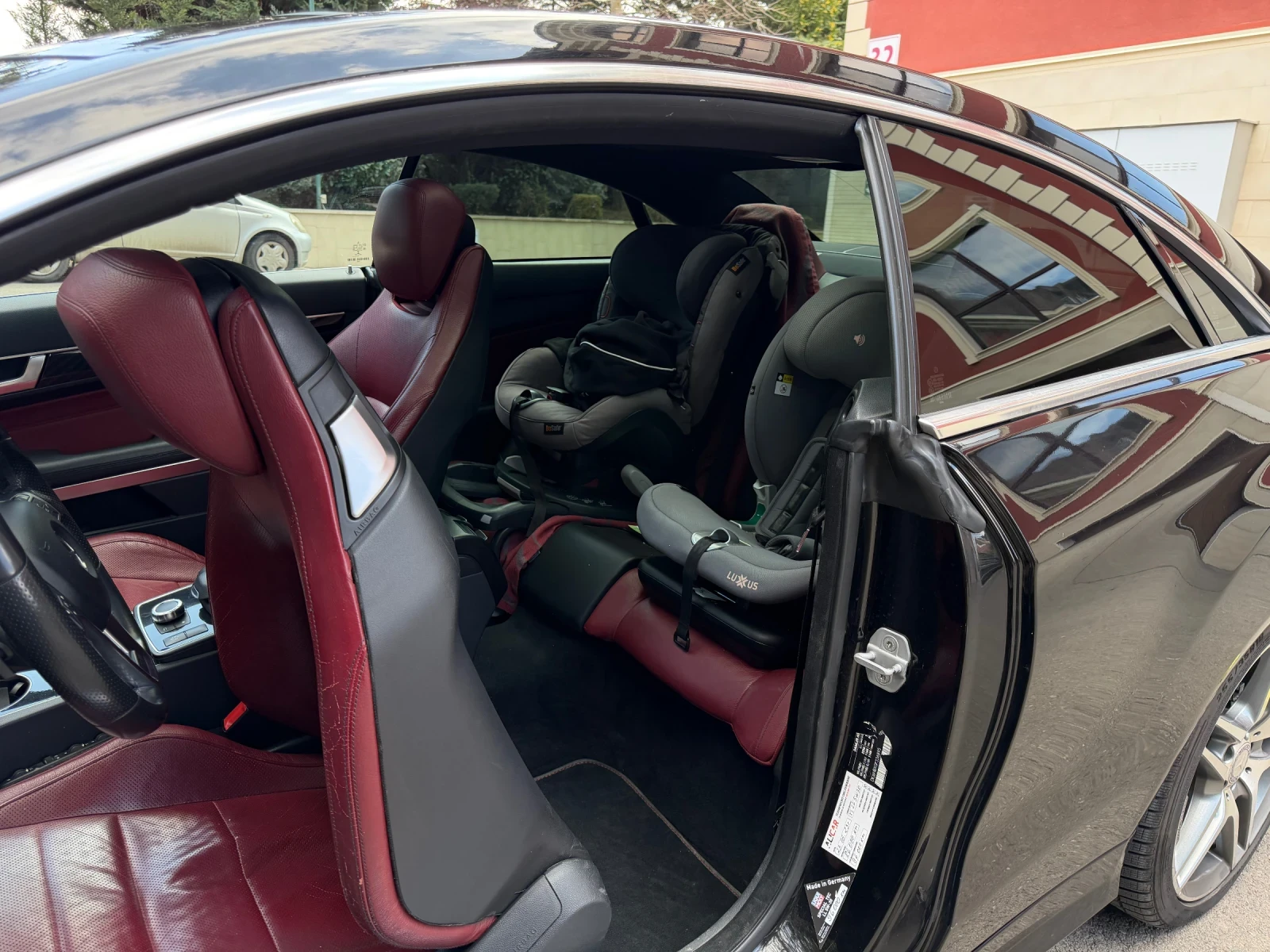 Mercedes-Benz E 400 AMG Coupe 4matic 120000 км, Keyless, Harman, снимка 14 - Автомобили и джипове - 53931779