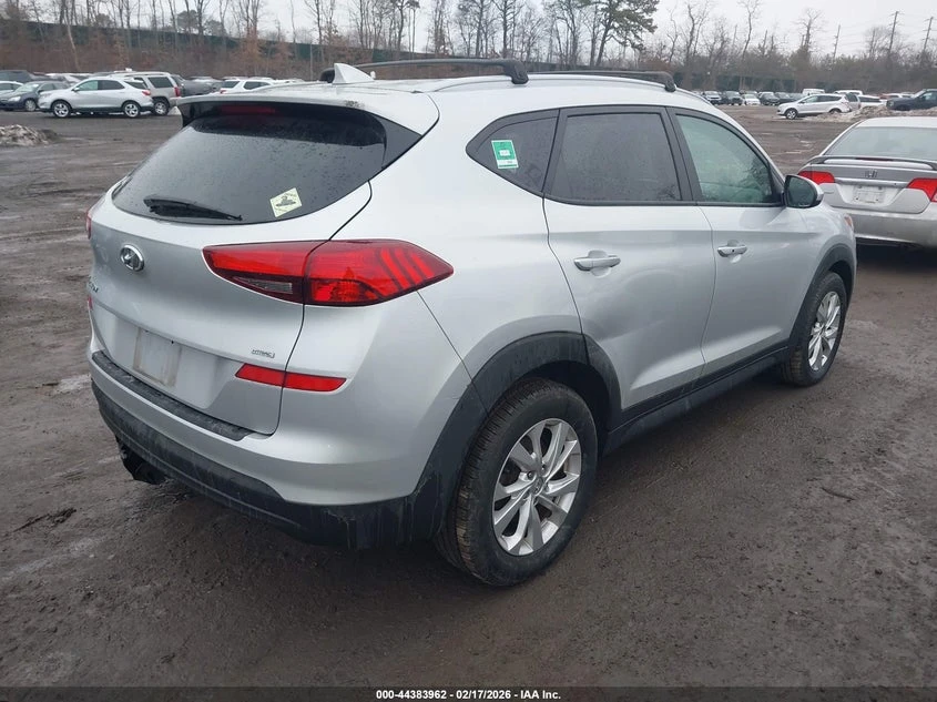 Hyundai Tucson 2.0l Value, снимка 4 - Автомобили и джипове - 53824641