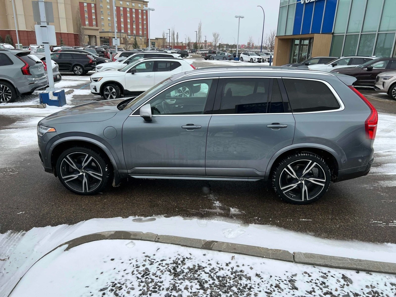 Volvo Xc90 R-Design/Keyless/Navi/Pano/Camera, снимка 3 - Автомобили и джипове - 54307702