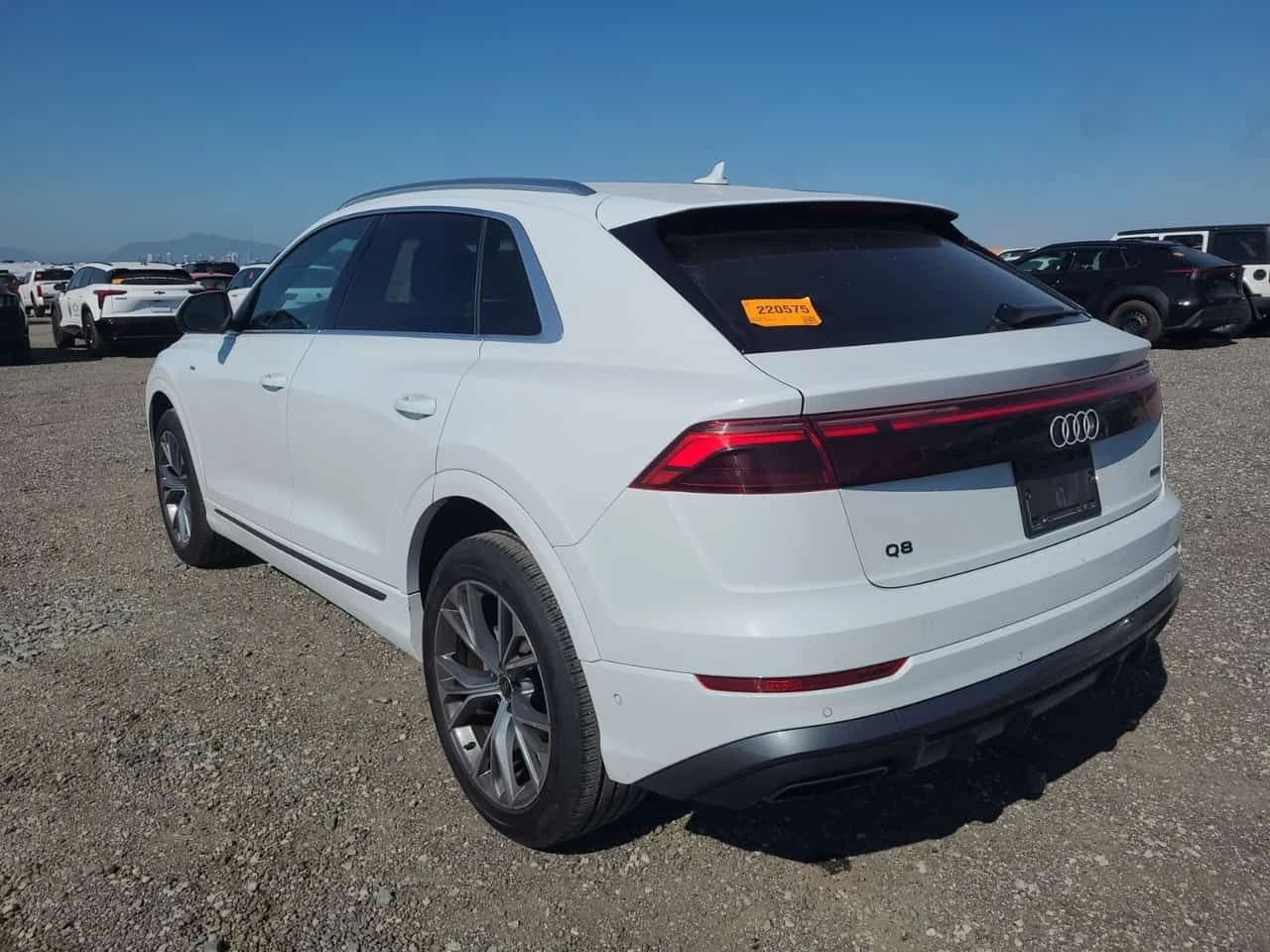 Audi Q8 PROGRESSIV| 360| OБДУХВАНЕ| PANO| , снимка 4 - Автомобили и джипове - 54468663