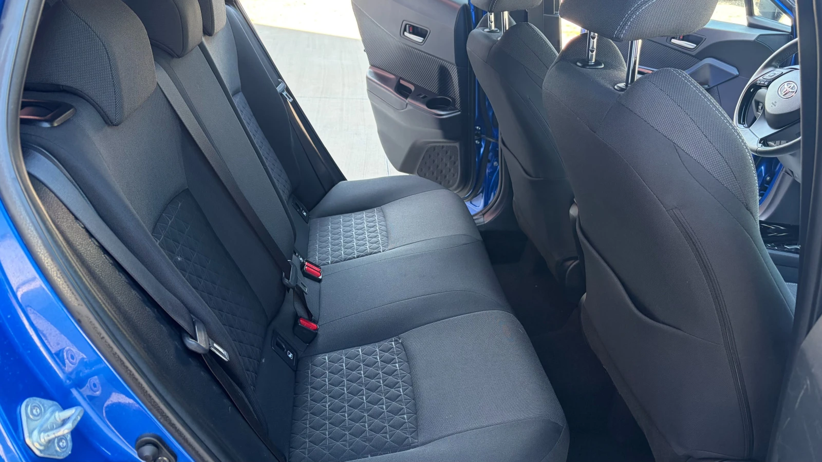 Toyota C-HR 2.0 Hybrid , снимка 11 - Автомобили и джипове - 54819987