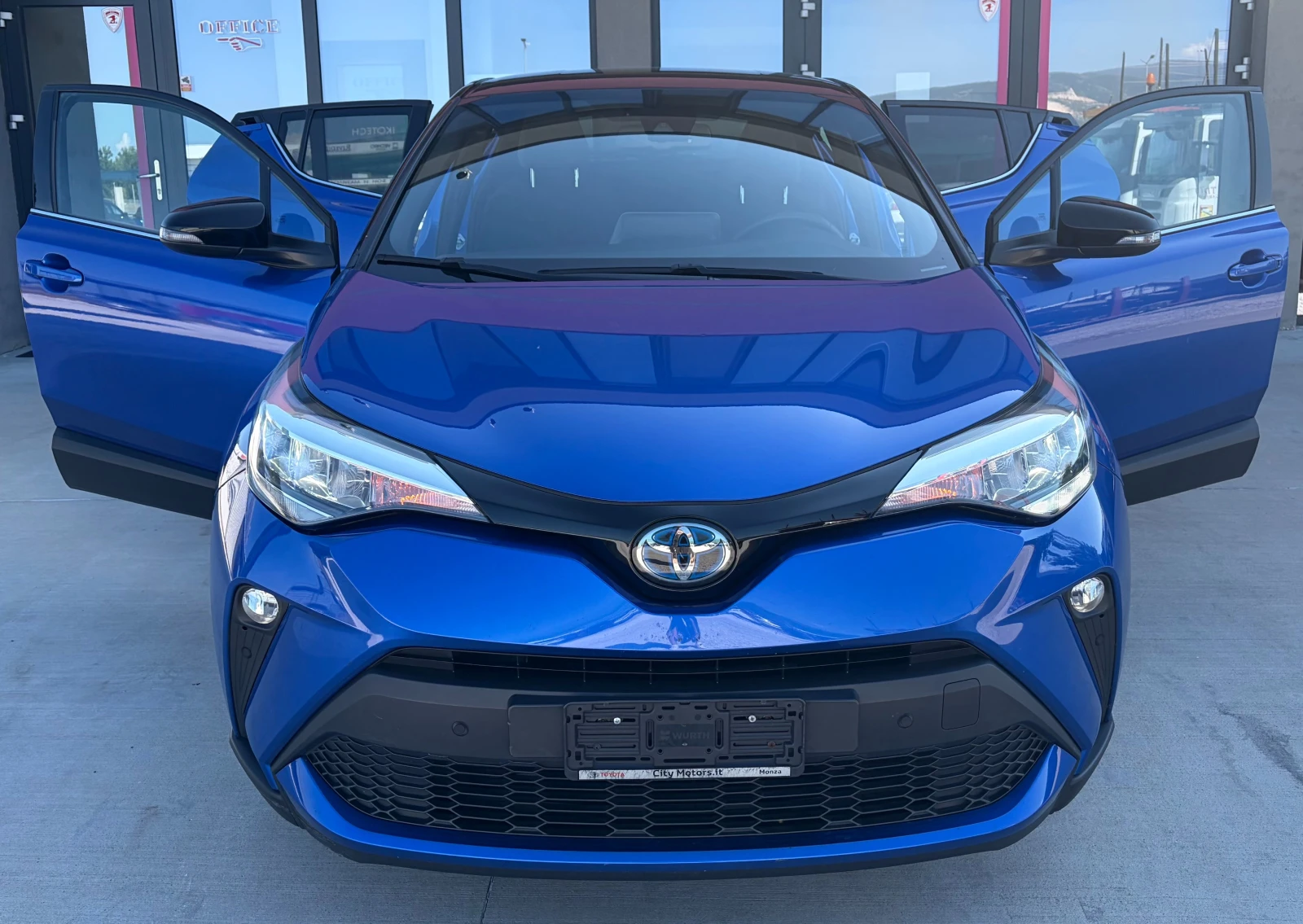 Toyota C-HR 2.0 Hybrid 