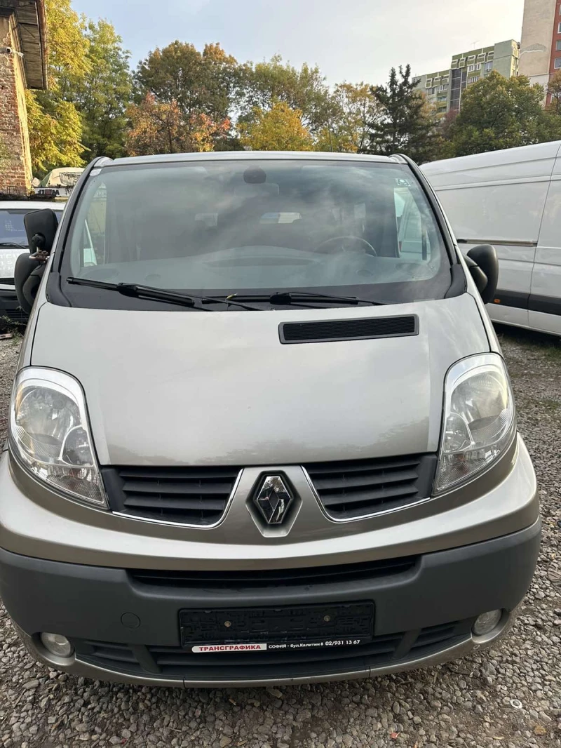 Renault Trafic, снимка 8 - Бусове и автобуси - 52140476