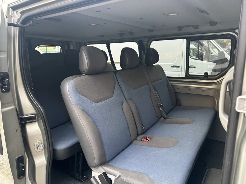 Renault Trafic, снимка 9 - Бусове и автобуси - 52140476