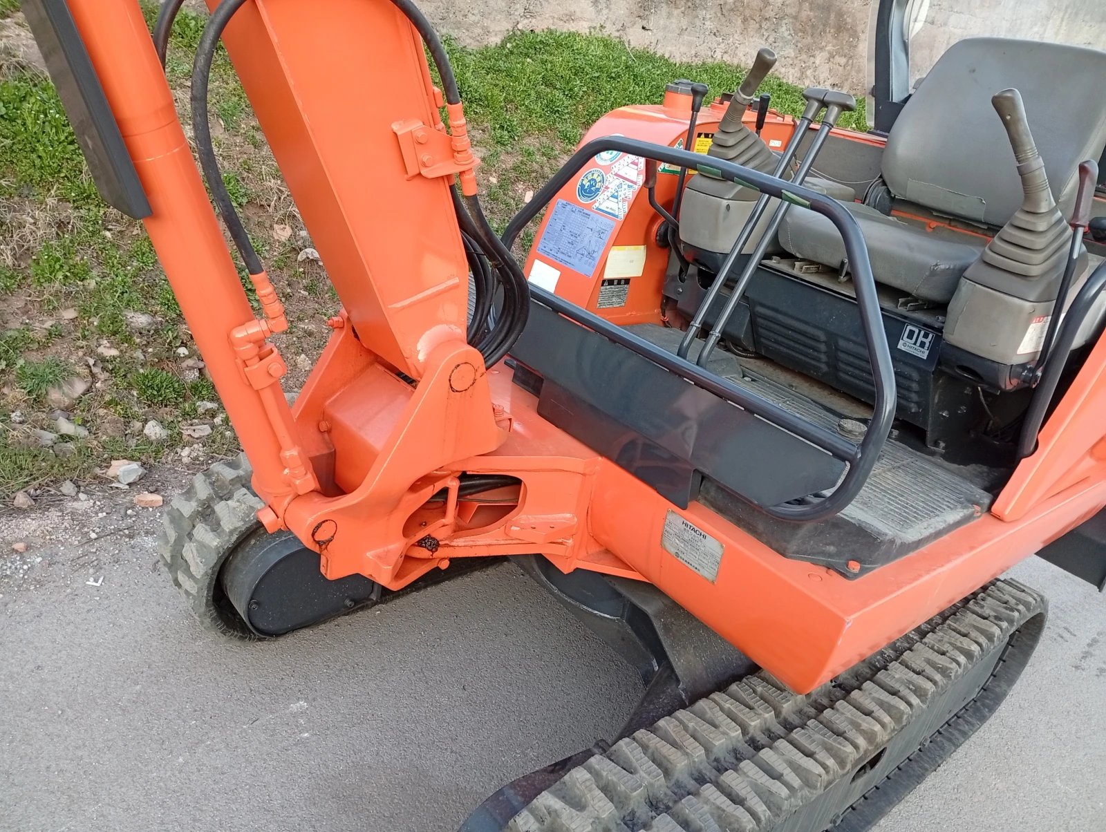 Багер Hitachi ex22, снимка 3 - Индустриална техника - 53817139