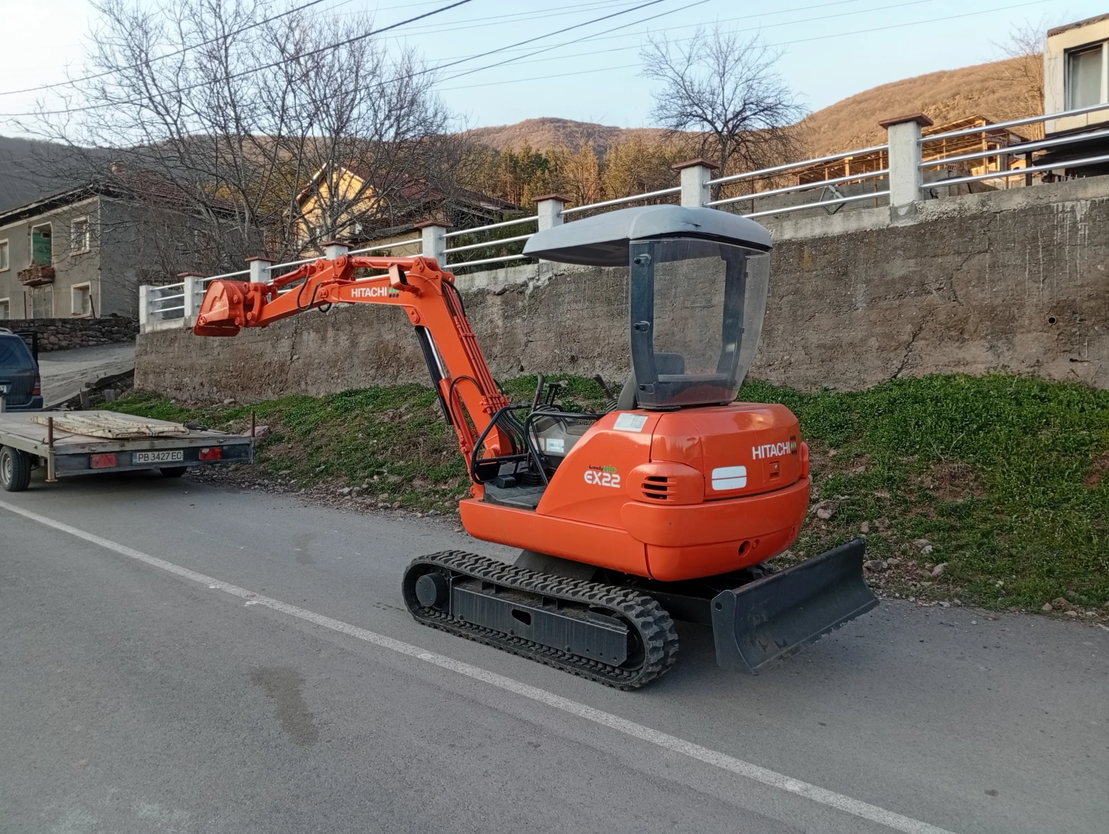 Багер Hitachi ex22, снимка 11 - Индустриална техника - 53817139