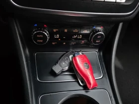 Mercedes-Benz CLA 220 AMG LINE, снимка 17