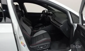 VW Golf VIII 2.0 GTI* HUD* Обдух* Люк | Auto.bg — изображение 16