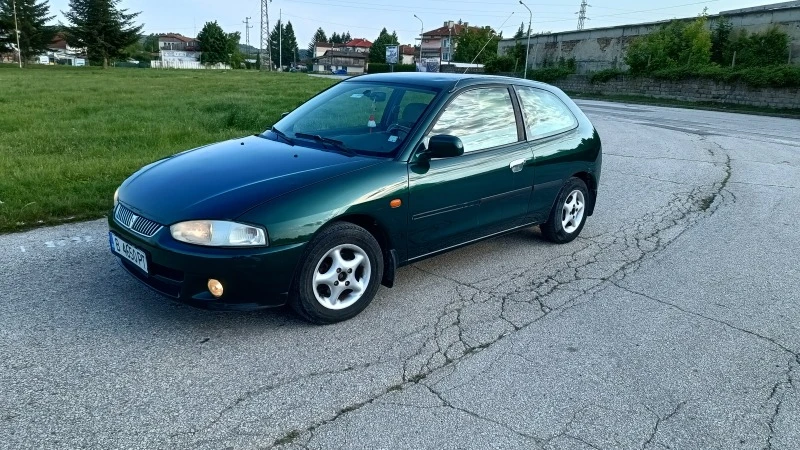 Mitsubishi Colt 1.3i 12v, снимка 3 - Автомобили и джипове - 47104182