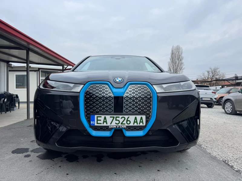 BMW iX Бартер M-PAKET X-drive40 Гаранционна 8000 км. , снимка 1 - Автомобили и джипове - 48982679