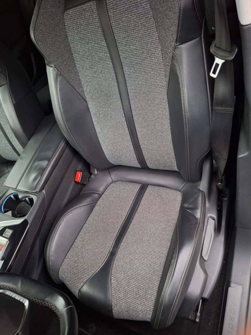 Peugeot 3008 8ск. Автоматик от Италия Дизел, снимка 9 - Автомобили и джипове - 51399202