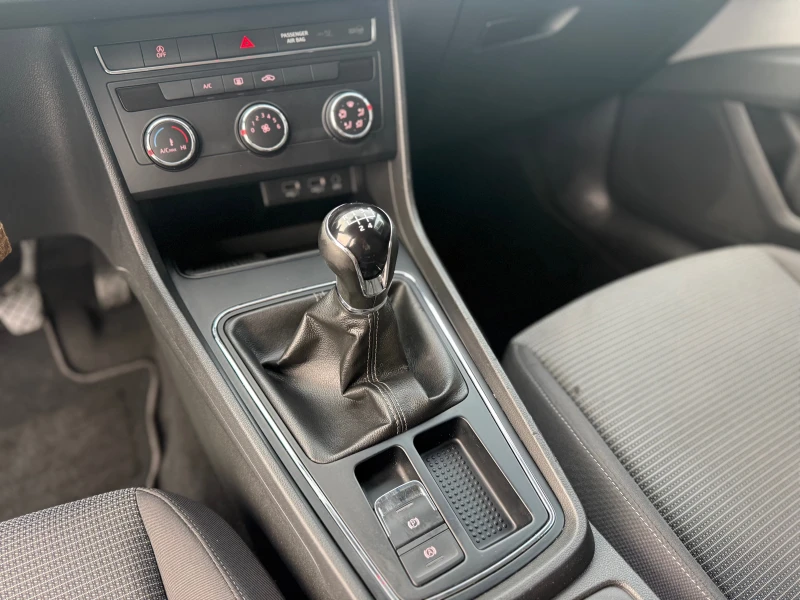 Seat Leon 1.6 TDI 116 ks Собствен лизинг 4500 лв Fr line , снимка 15 - Автомобили и джипове - 52630727