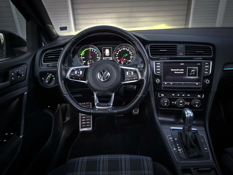 VW Golf VII* GTE* PLUG-IN-HYBRID* PANORAMA* ЛИЗИНГ, снимка 8 - Автомобили и джипове - 52656720