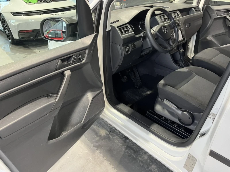 VW Caddy, снимка 6 - Автомобили и джипове - 53326839