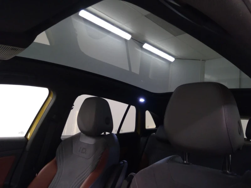 VW ID.4 1st/PRO/21/Pano/82kw/Memory/360/HeadUp/104km, снимка 6 - Автомобили и джипове - 53420573