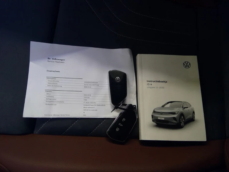 VW ID.4 1st/PRO/21/Pano/82kw/Memory/360/HeadUp/104km, снимка 8 - Автомобили и джипове - 53420573