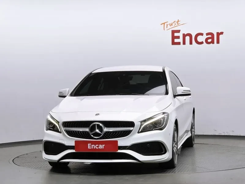 Mercedes-Benz CLA 220 AMG LINE, снимка 3 - Автомобили и джипове - 55007751
