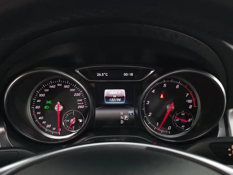 Mercedes-Benz CLA 220 AMG LINE, снимка 8 - Автомобили и джипове - 55007751