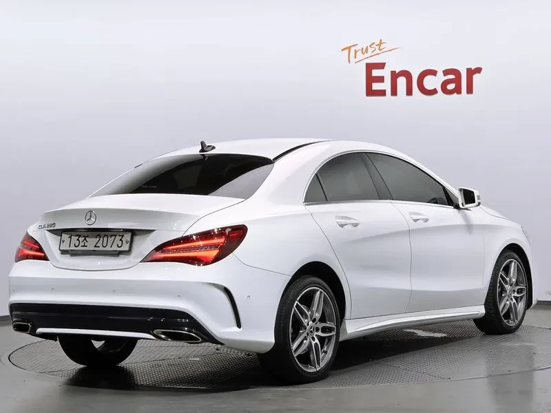 Mercedes-Benz CLA 220 AMG LINE, снимка 2 - Автомобили и джипове - 55007751