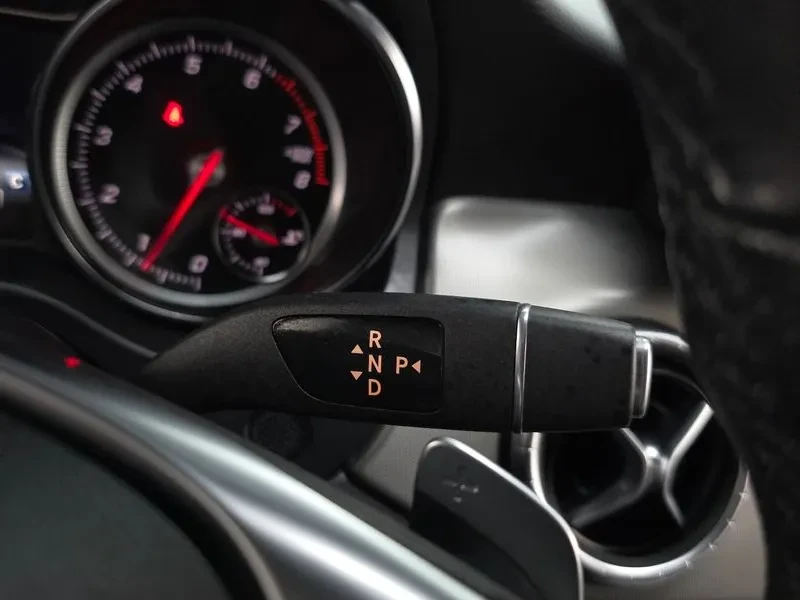 Mercedes-Benz CLA 220 AMG LINE, снимка 9 - Автомобили и джипове - 55007751