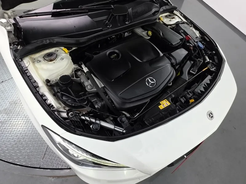 Mercedes-Benz CLA 220 AMG LINE, снимка 6 - Автомобили и джипове - 55007751