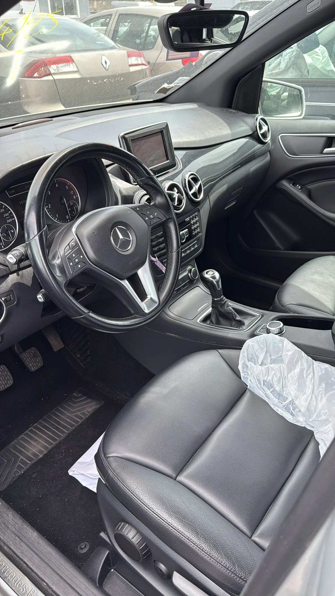 Mercedes-Benz B 180 1, 8 нави панорама - изображение 7