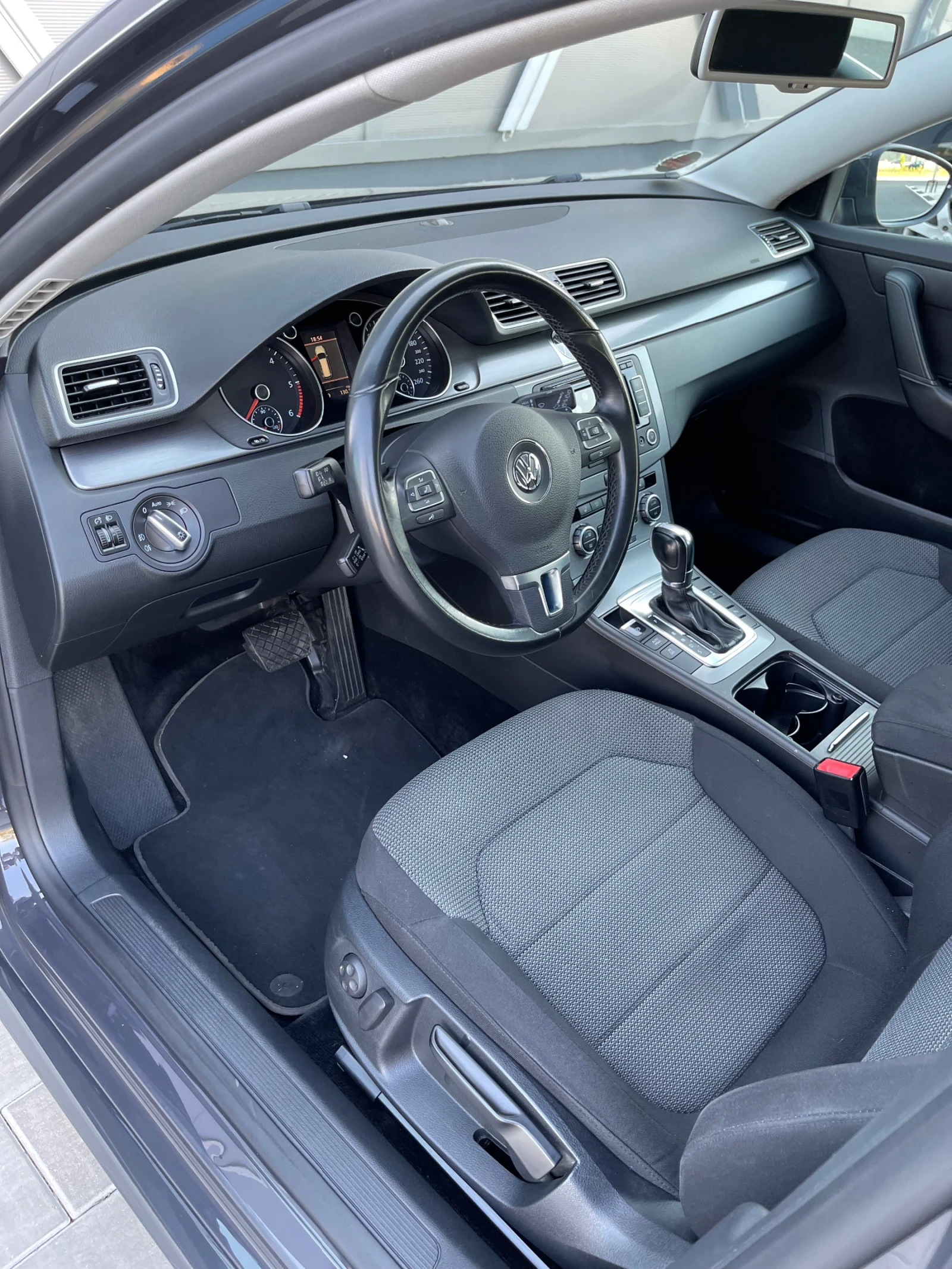VW Passat 2.0tdi / DSG /Comfortline  - изображение 6