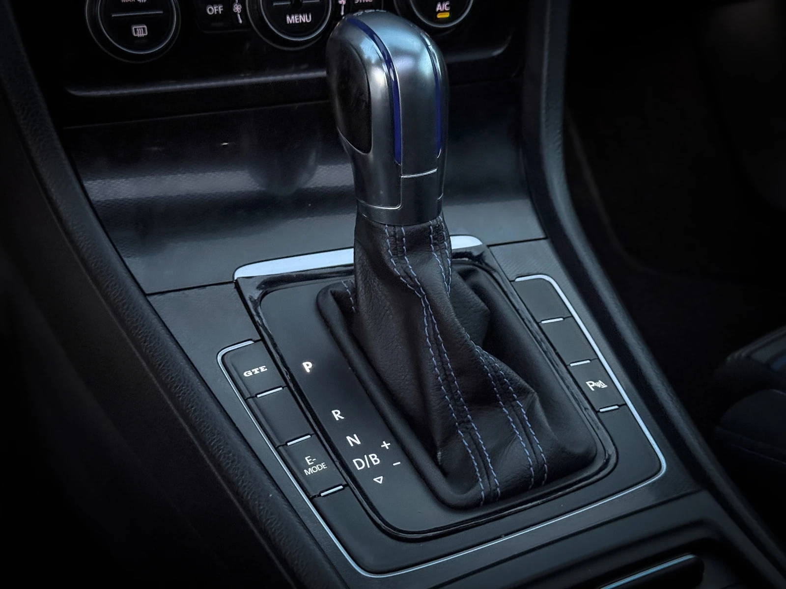 VW Golf VII* GTE* PLUG-IN-HYBRID* PANORAMA*  | Mobile.bg   11