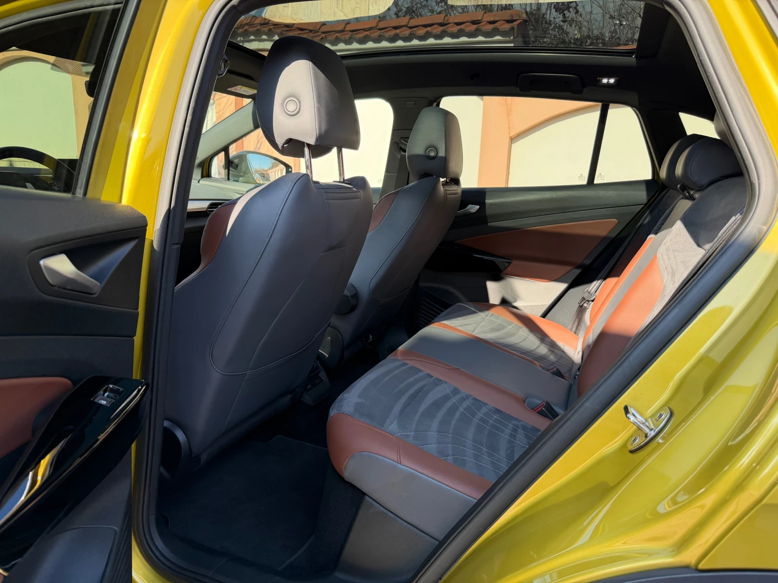 VW ID.4 1st/PRO/21/Pano/82kw/Memory/360/HeadUp/104km, снимка 11 - Автомобили и джипове - 53420573