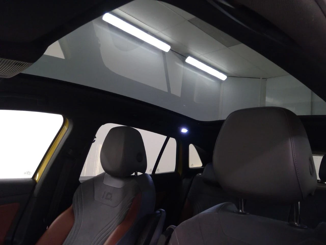 VW ID.4 1st/PRO/21/Pano/82kw/Memory/360/HeadUp/104km - изображение 6