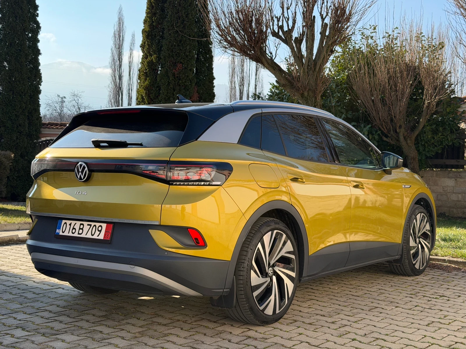 VW ID.4 1st/PRO/21/Pano/82kw/Memory/360/HeadUp/104km, снимка 4 - Автомобили и джипове - 53420573