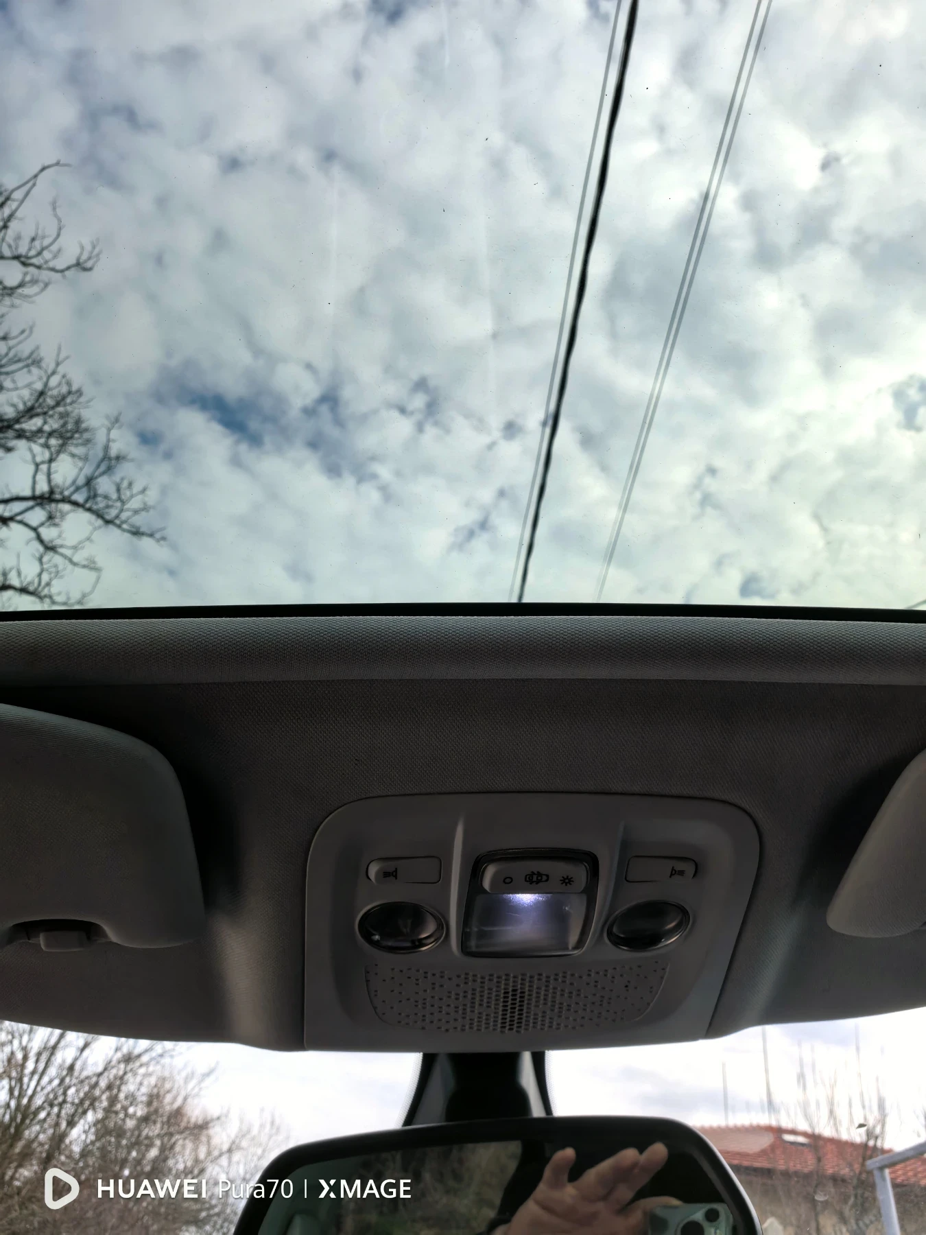 Peugeot 2008 Стъклен таван, снимка 11 - Автомобили и джипове - 53716415