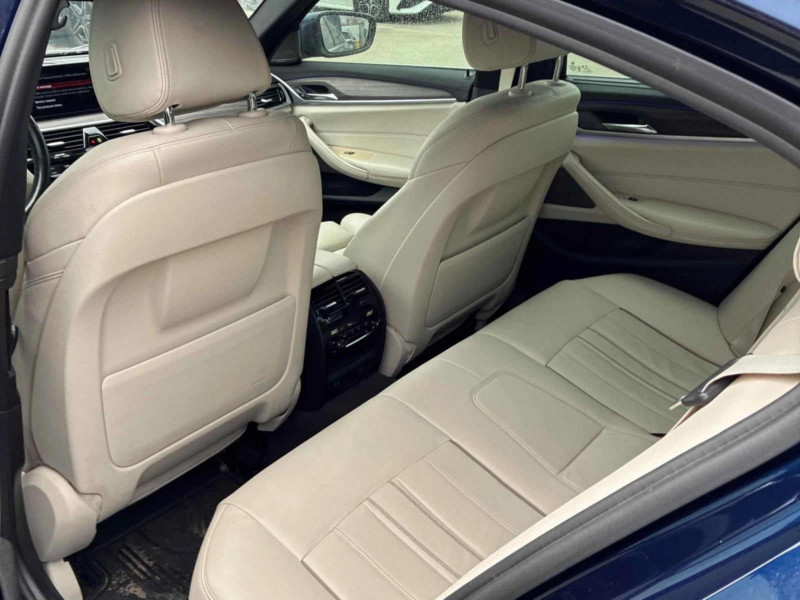 BMW 540 Xdrive* M-pkg* Back cam* Шибидах* Подгрев* , снимка 10 - Автомобили и джипове - 53814614