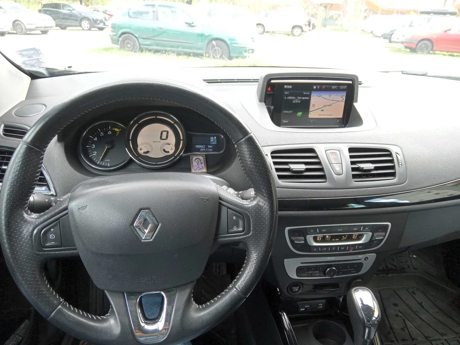 Renault Megane Автоматик, Facelift, Bose Edition, 132 к.с., 16V, , снимка 3 - Автомобили и джипове - 53914076