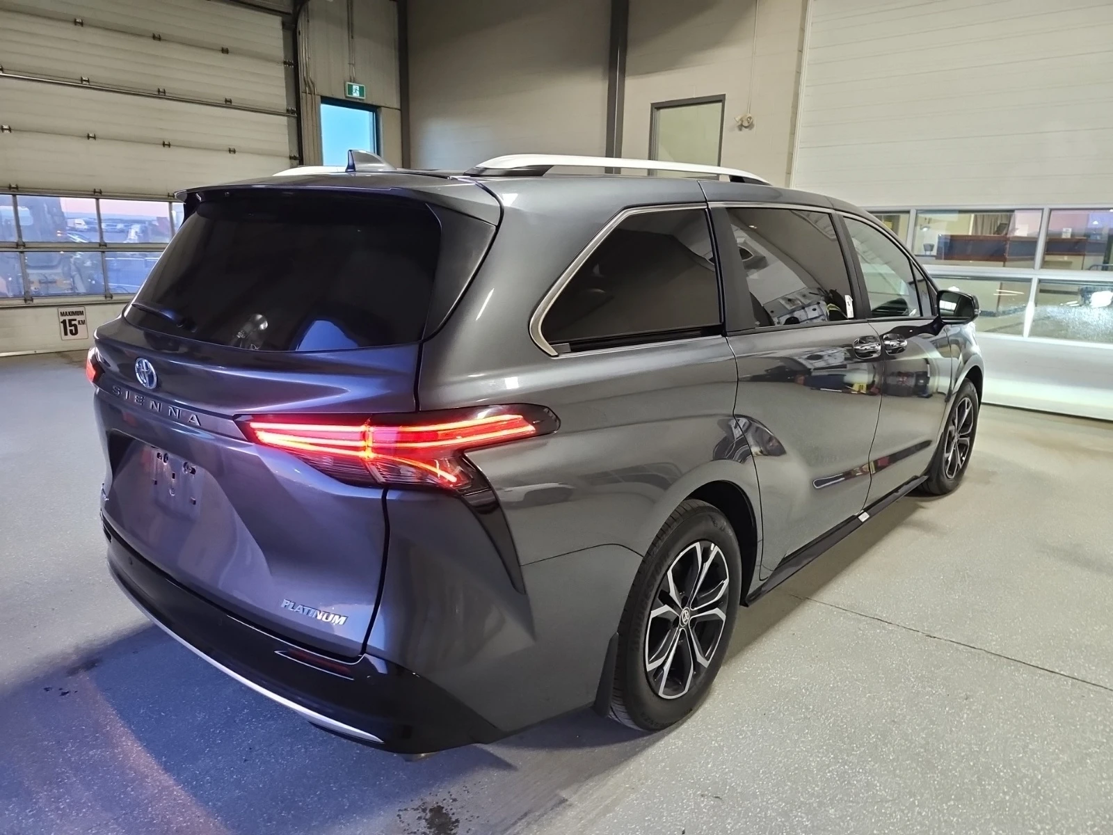 Toyota Sienna HYBRID PLATINUM * AWD * CARFAX * ���� ������ *  | Mobile.bg � ����������� 3