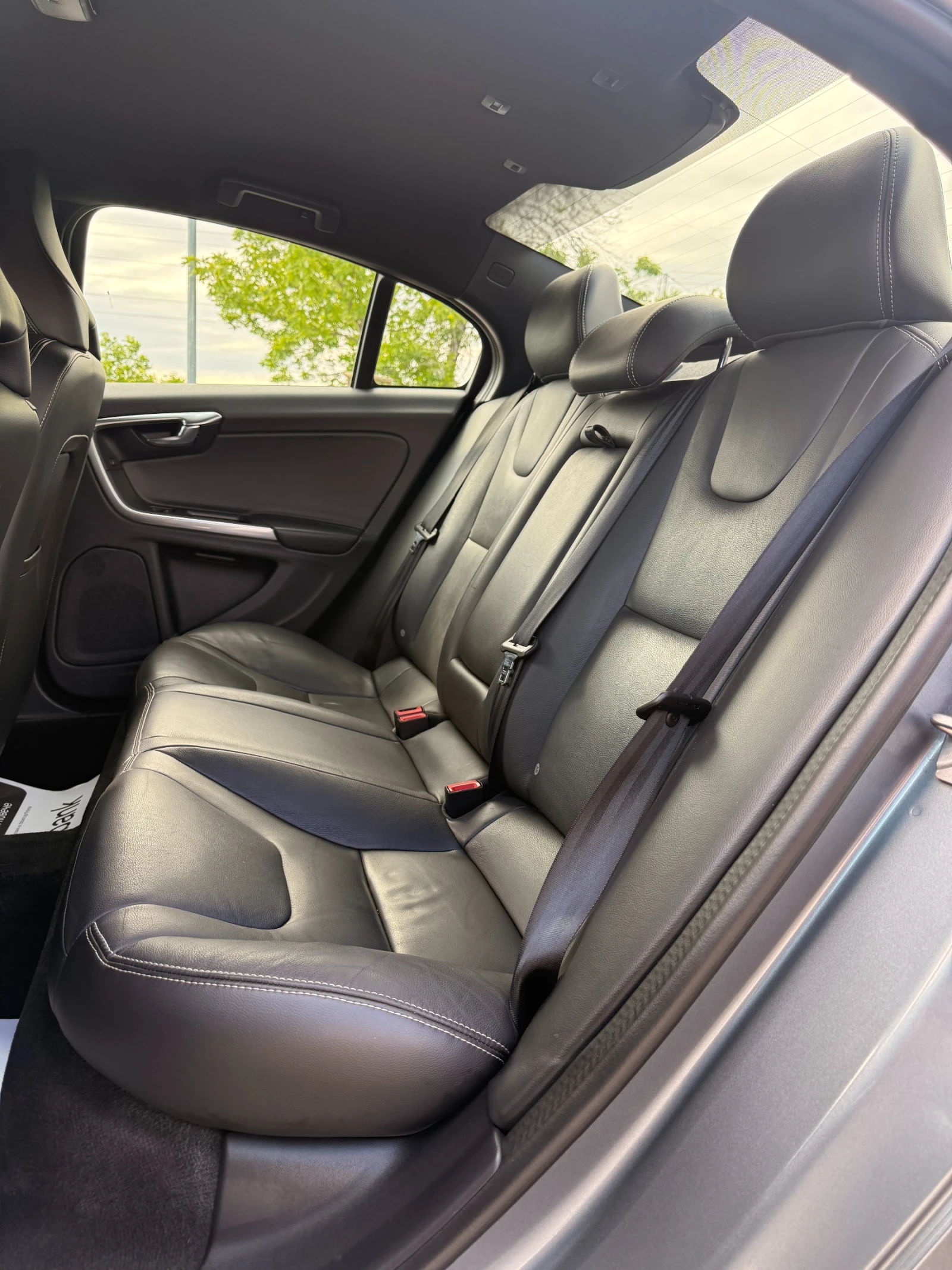 Volvo S60 2.0D* R-DESIGN* , снимка 9 - Автомобили и джипове - 54549486