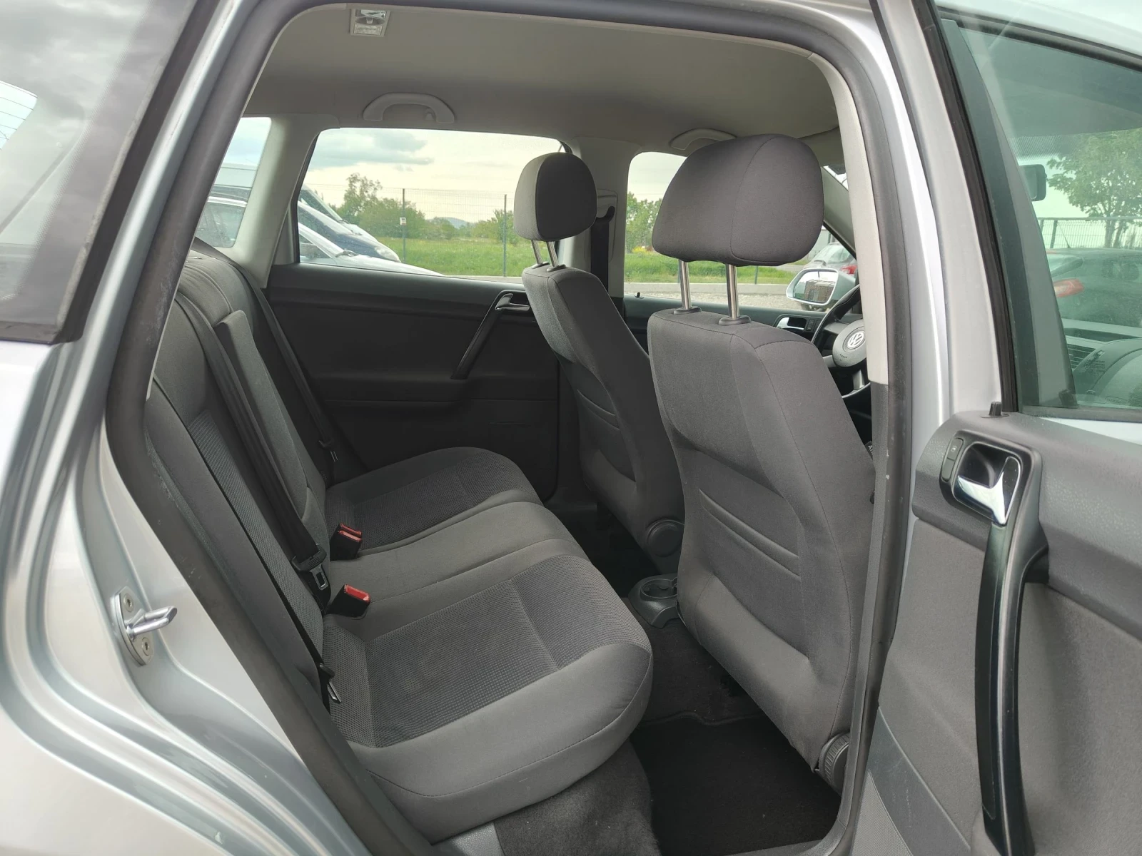 VW Polo 1.4 75 климатик , снимка 14 - Автомобили и джипове - 54574558